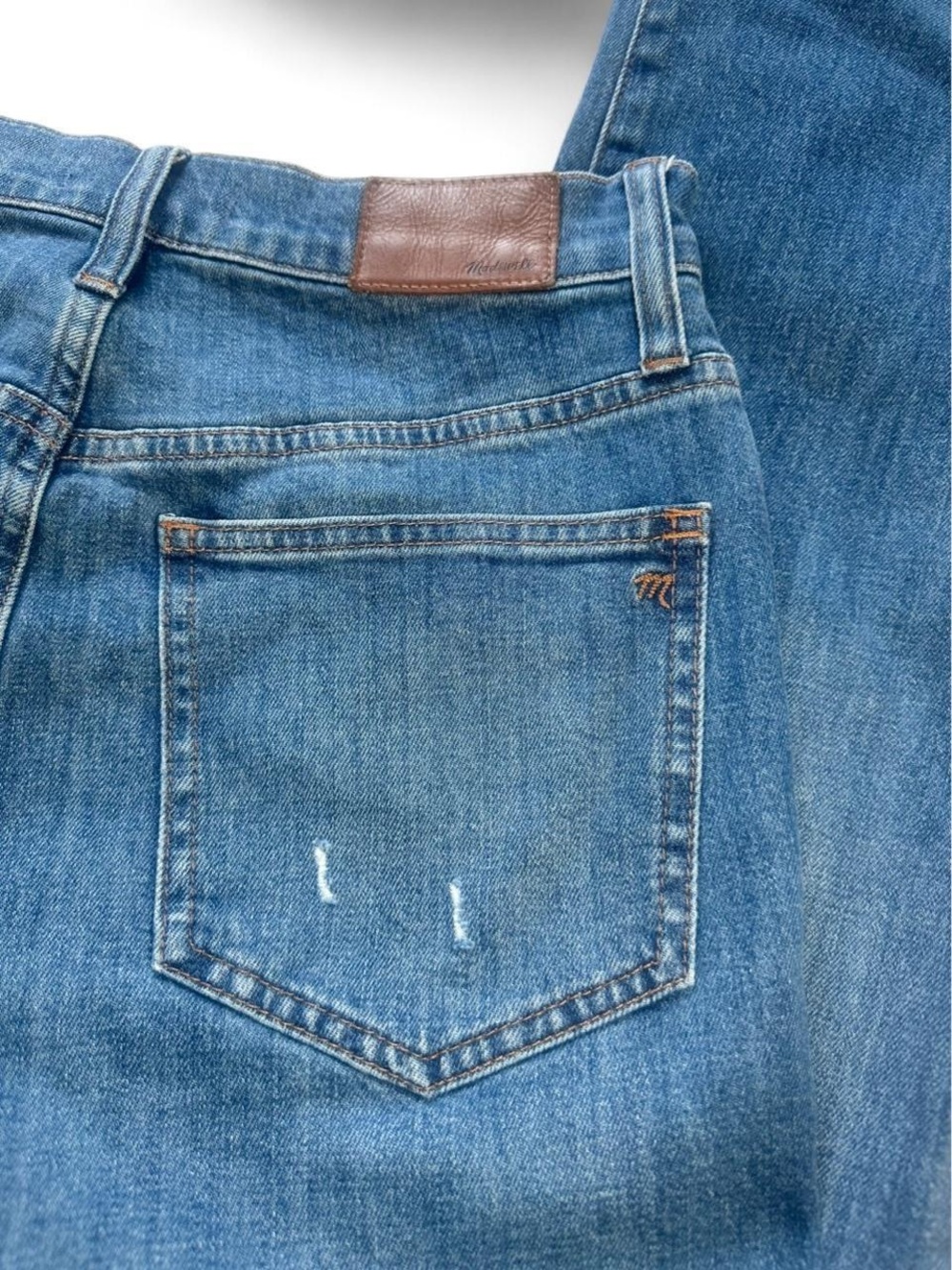 Madewell Women’s Medium Blue Straight-Leg Jeans with Brown Patch - Picture 2 of 8